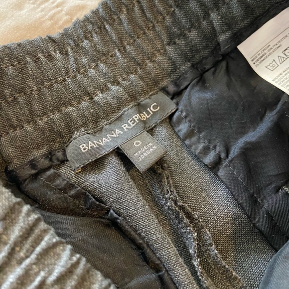 Banana Republic Gray jogger style pull on dress pants! EUC - Picture 3 of 10